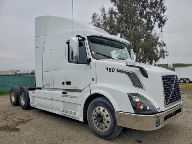  Salvage Volvo Vnl