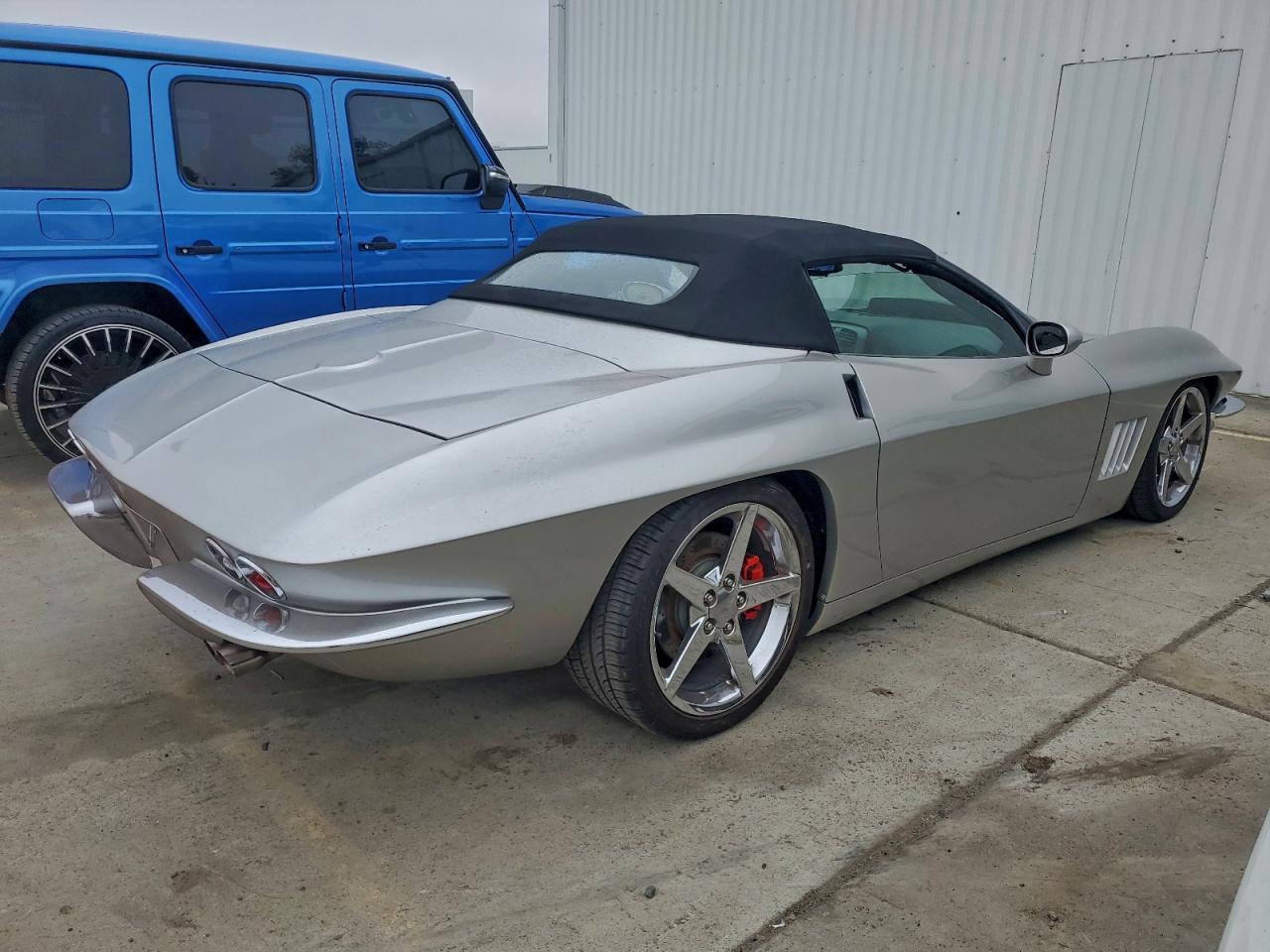 Chevrolet Corvette Image 3