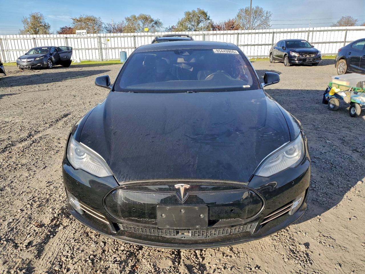 Tesla Model S Image 11