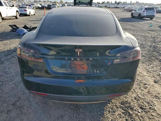 Tesla Model S Image 12