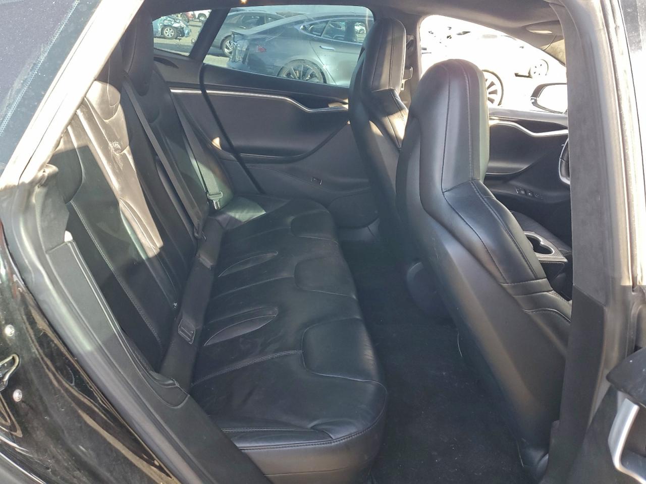 Tesla Model S Image 4