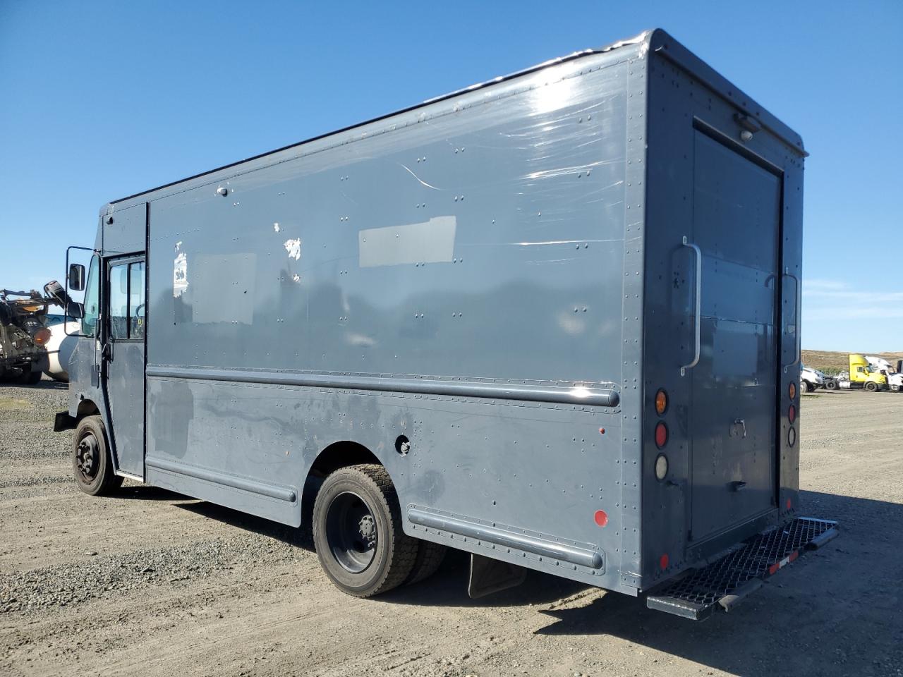 Freightliner Chassis M M Line Walk-in Van Image 6