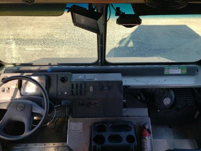 Freightliner Chassis M M Line Walk-in Van Image 10