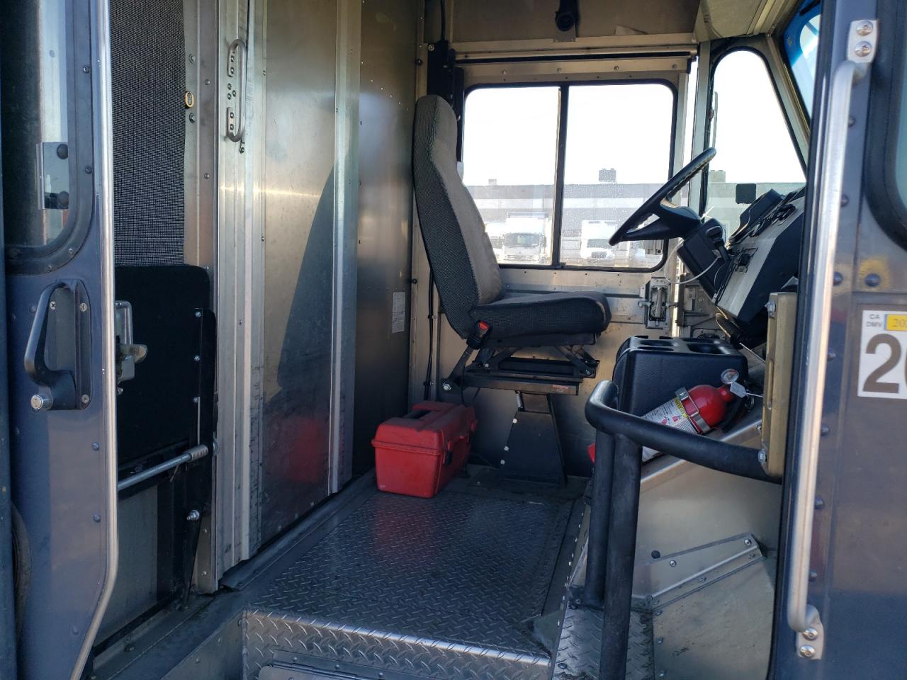 Freightliner Chassis M M Line Walk-in Van Image 12