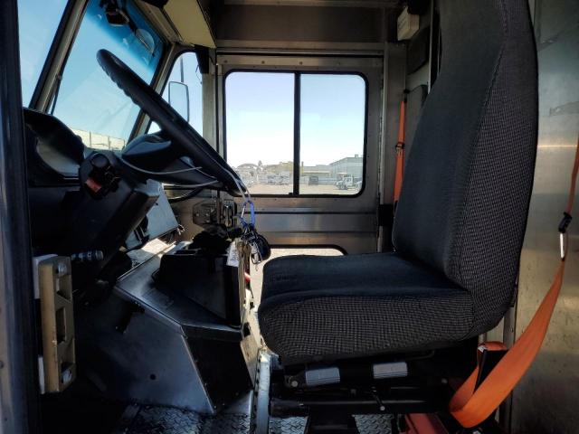 Freightliner Chassis M M Line Walk-in Van Image 12