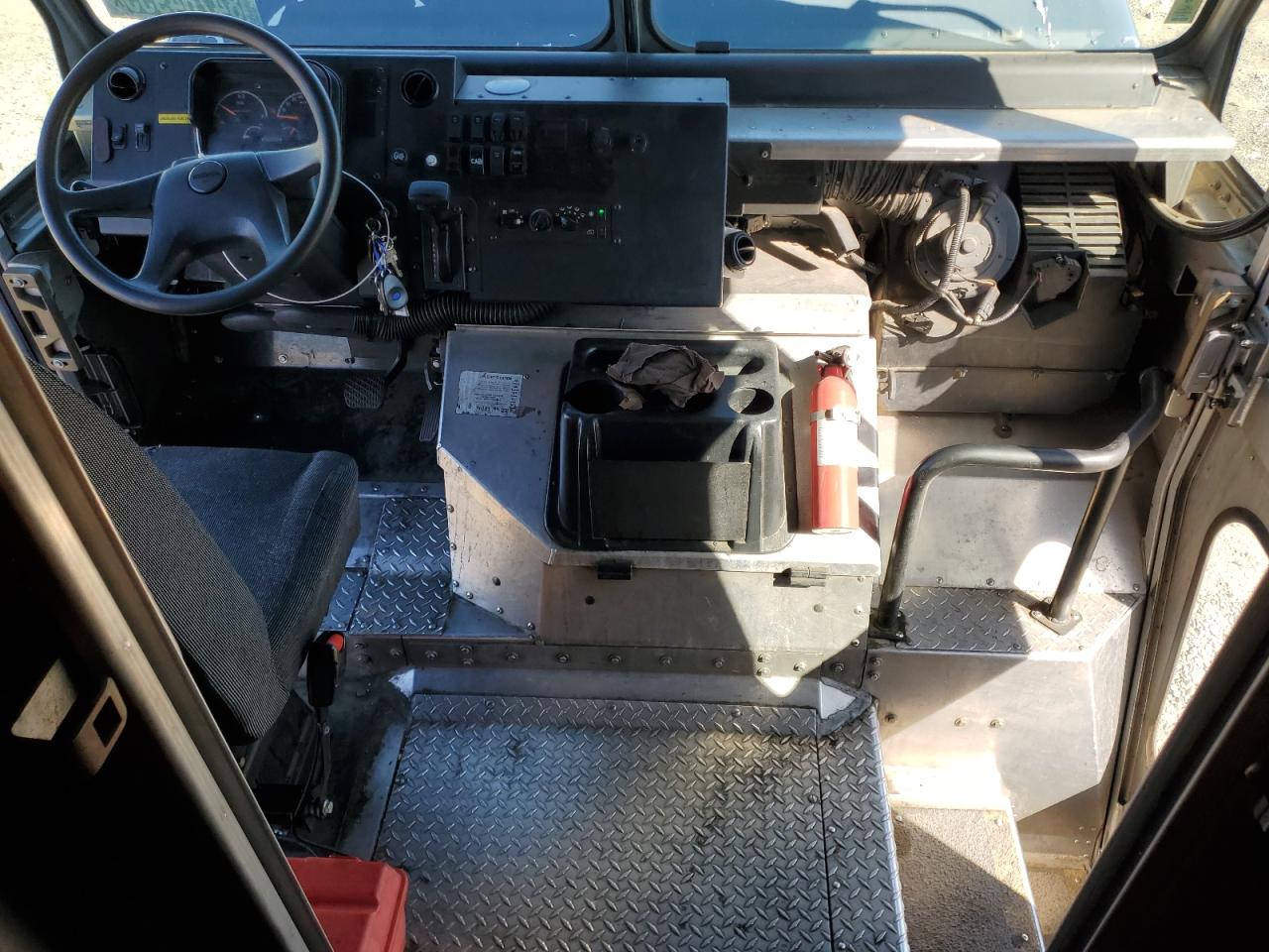 Freightliner Chassis M M Line Walk-in Van Image 13