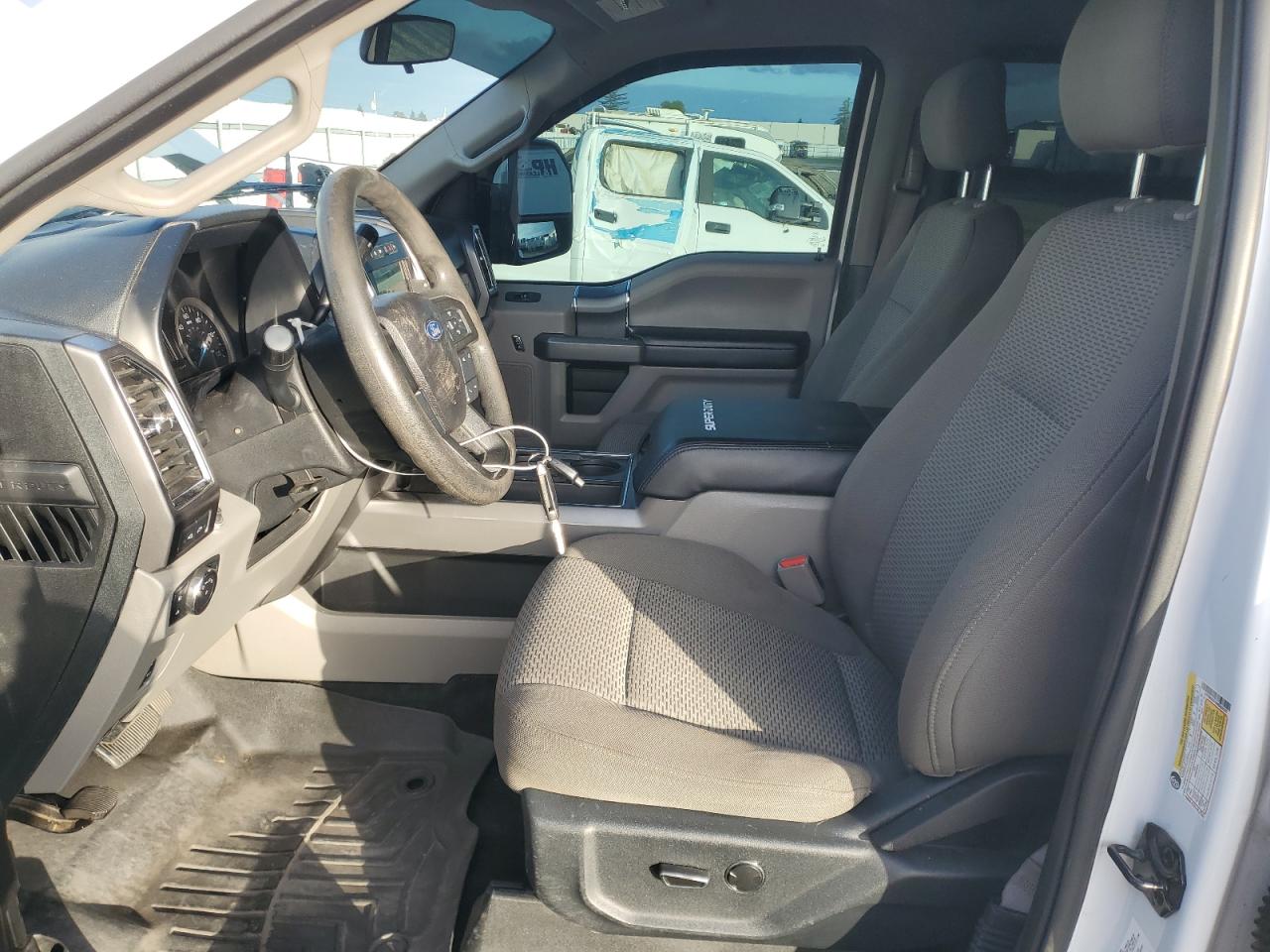 Ford F-350 Super Duty Image 5