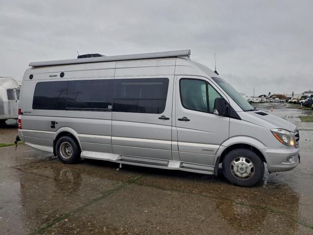  Salvage Winnebago Sprinter 3