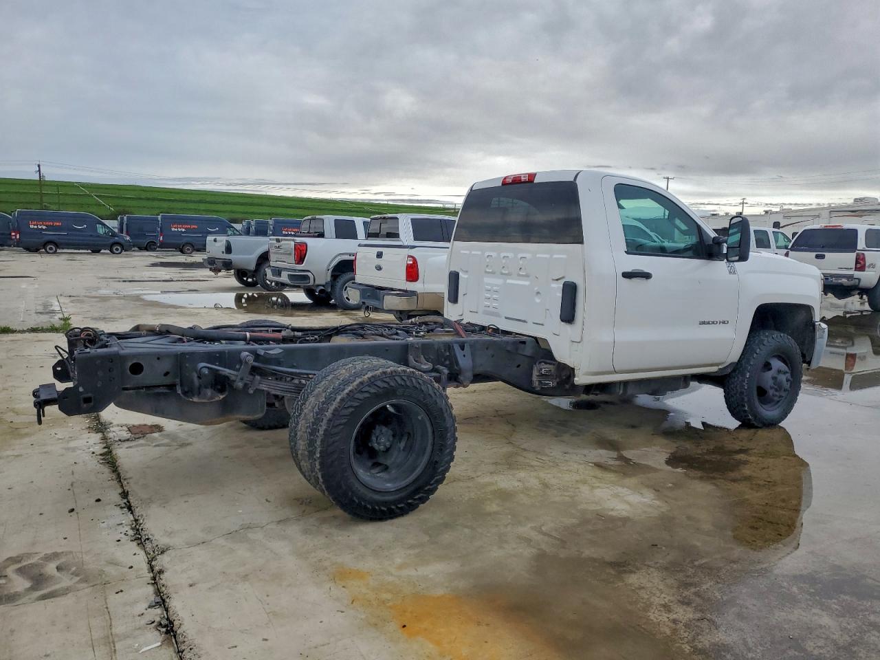 Chevrolet Silverado K3500 Image 3