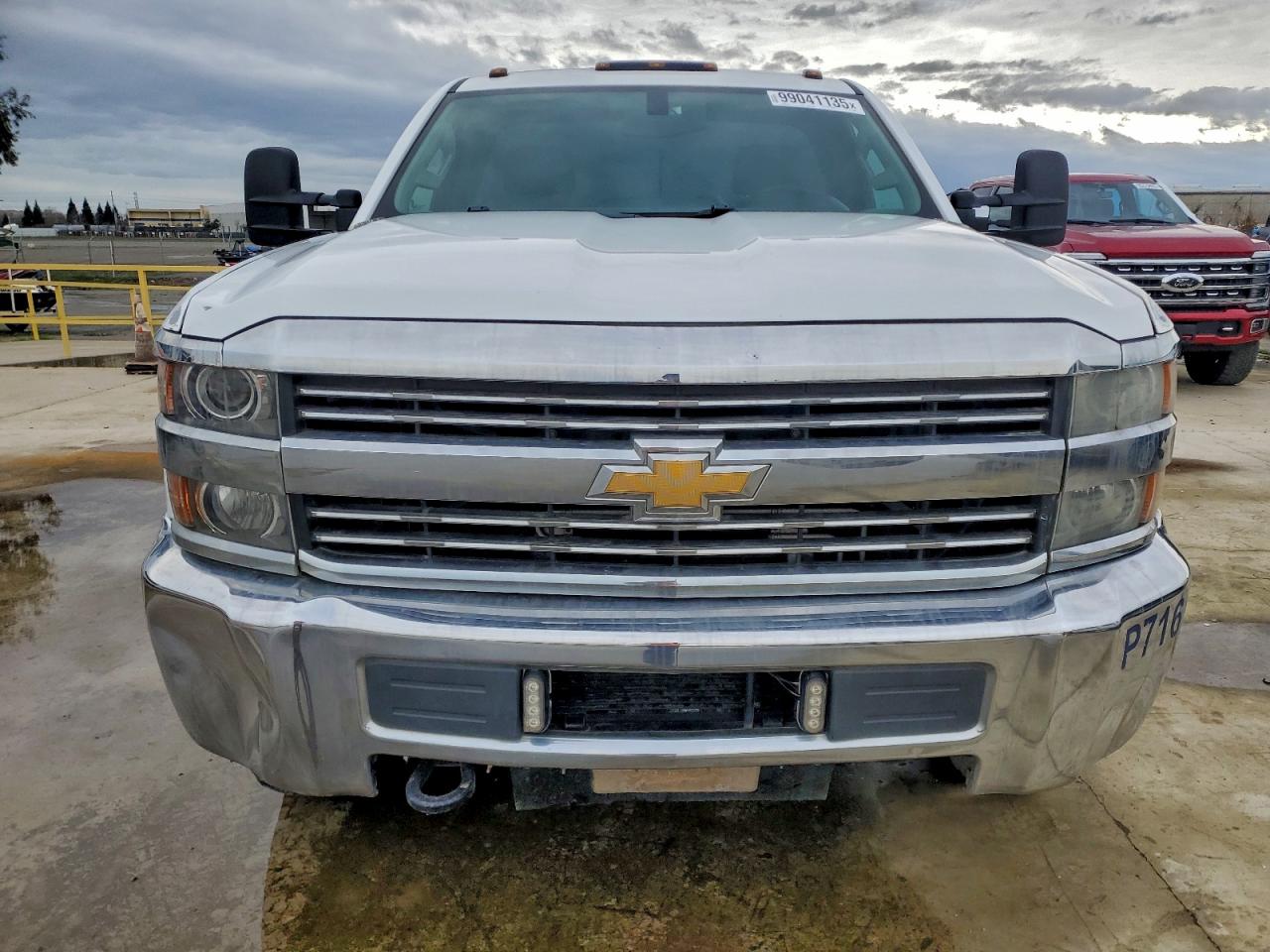 Chevrolet Silverado K3500 Image 4
