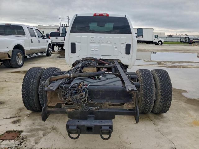 Chevrolet Silverado K3500 Image 12