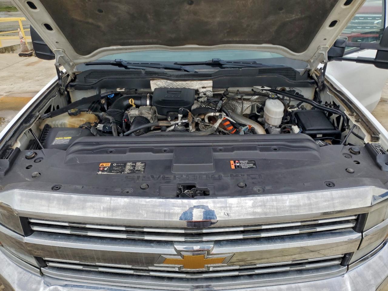 Chevrolet Silverado K3500 Image 8