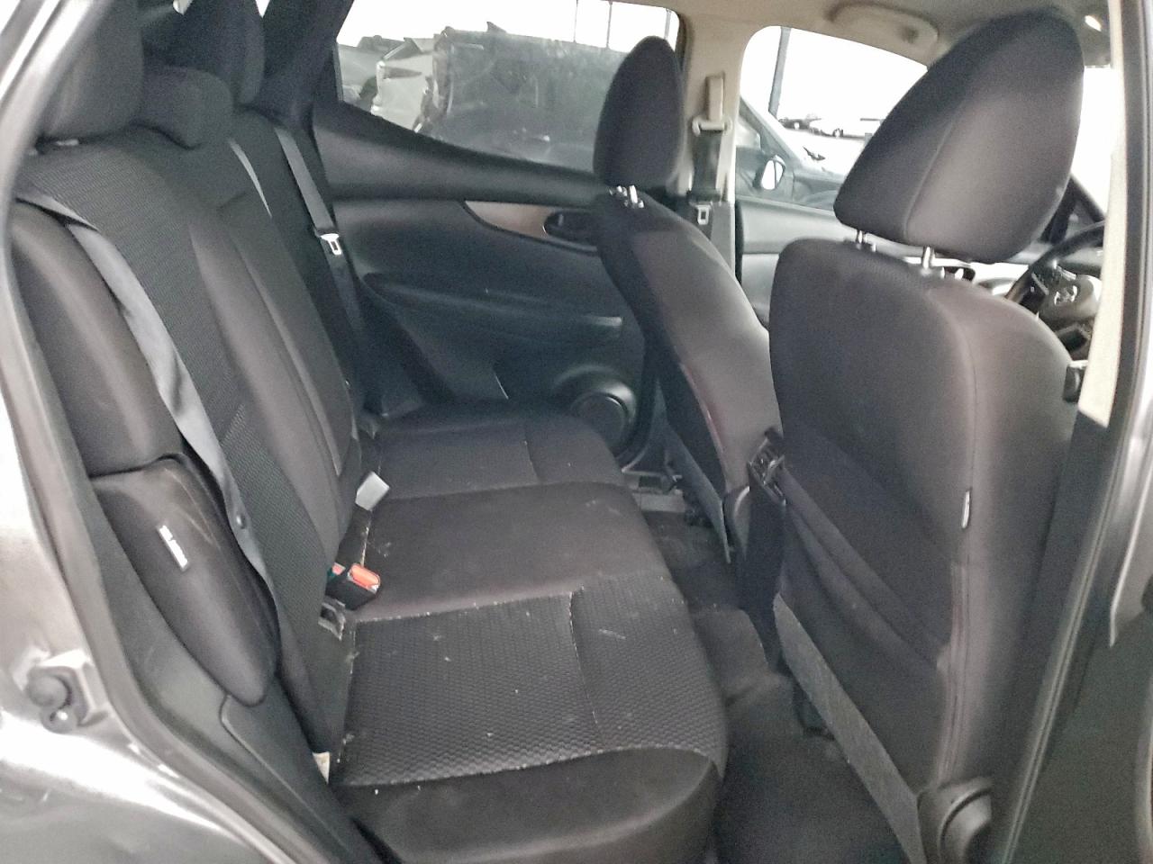 Nissan Rogue S Image 6