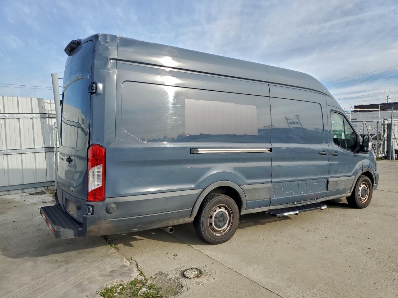 Ford Transit T-250 Image 5