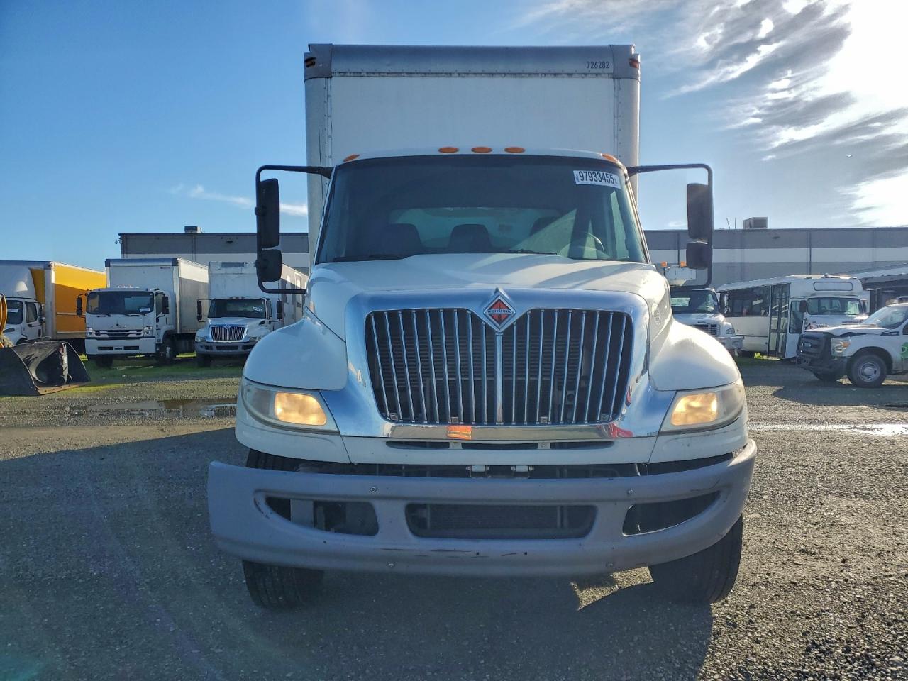 International 4300 4300 Image 2