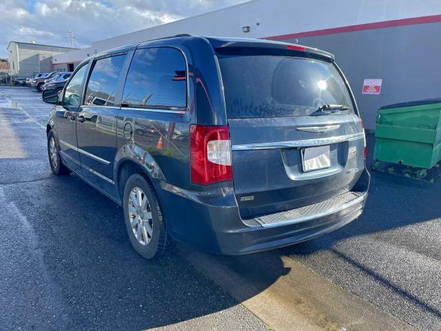 Chrysler Minivan Touring Image 3