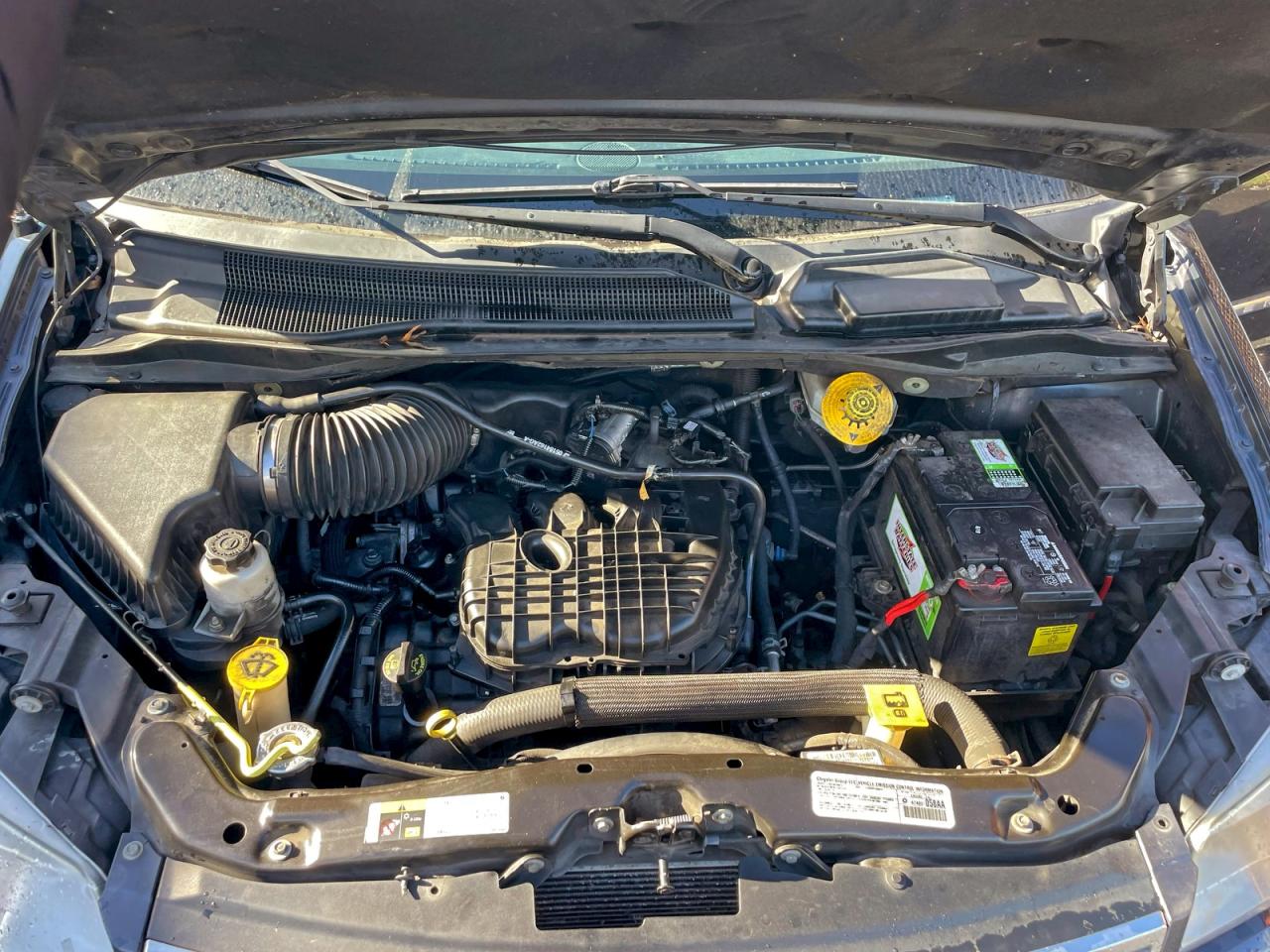 Chrysler Minivan Touring Image 7