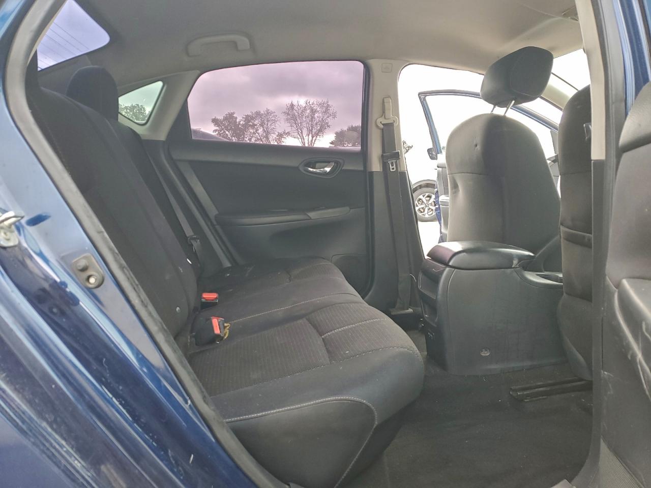 Nissan Sentra S Image 9