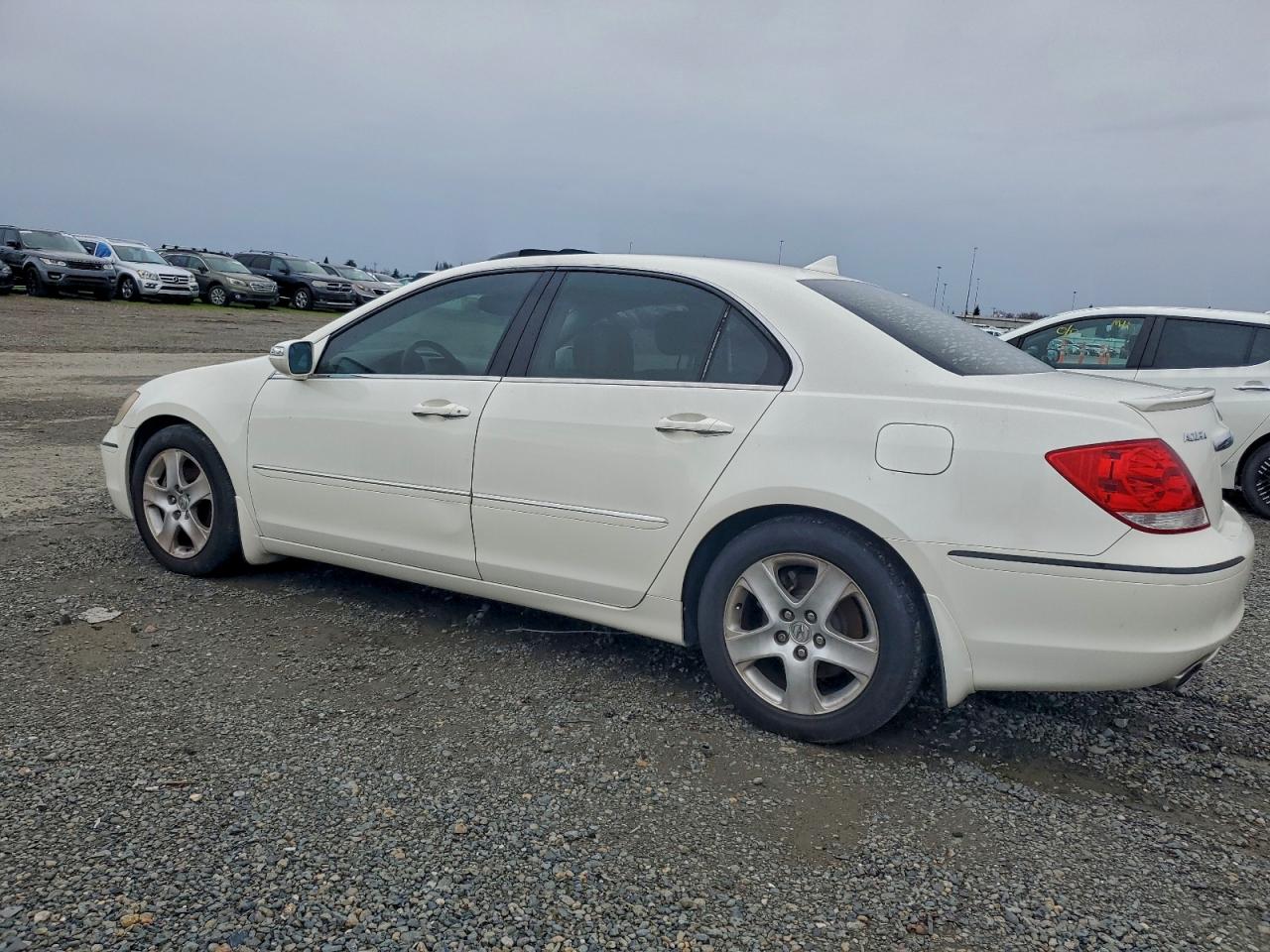 Acura RL Image 5