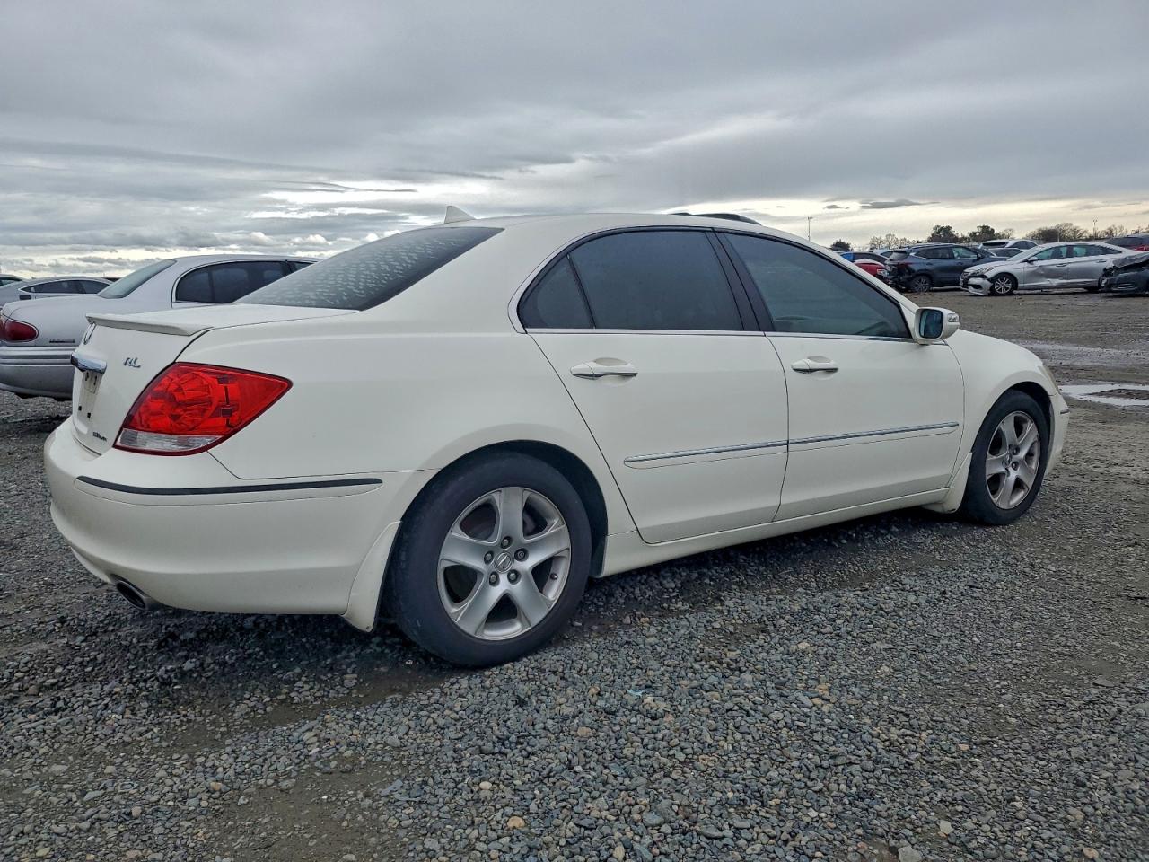 Acura RL Image 7