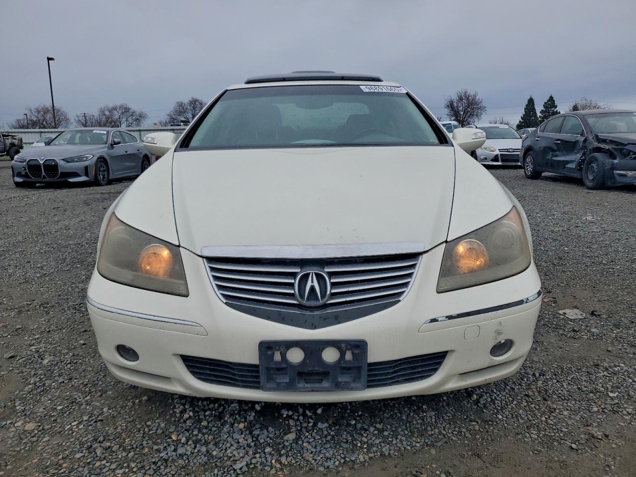 Acura RL Image 8