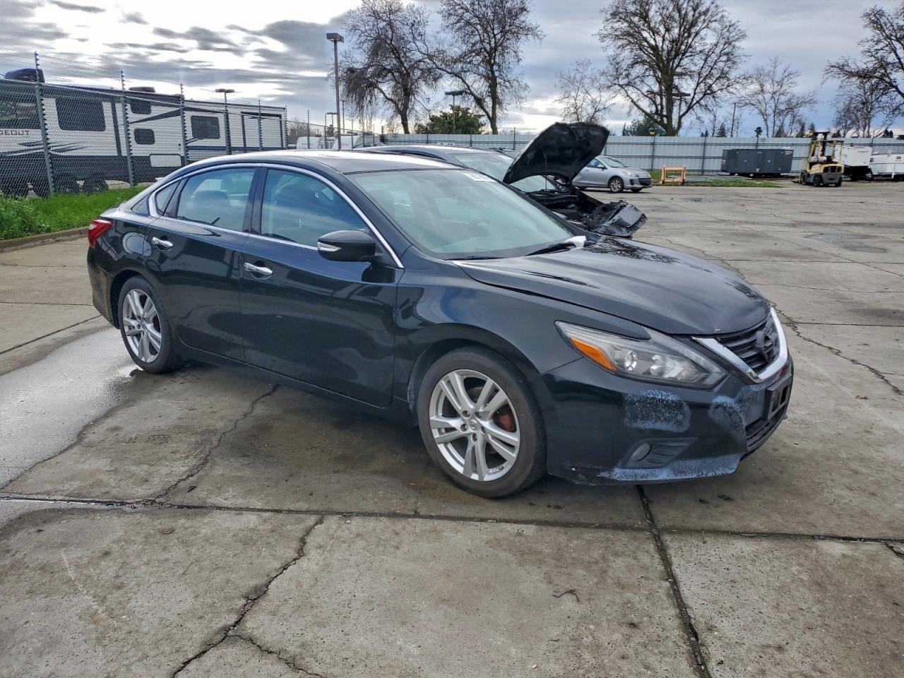 Nissan Altima 3.5sl Image 3