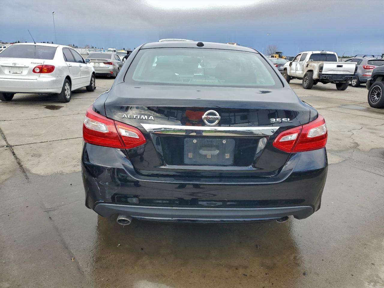 Nissan Altima 3.5sl Image 4