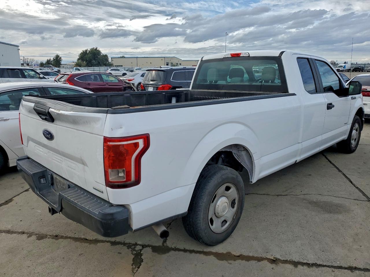 Ford F-150 Super Cab Image 5