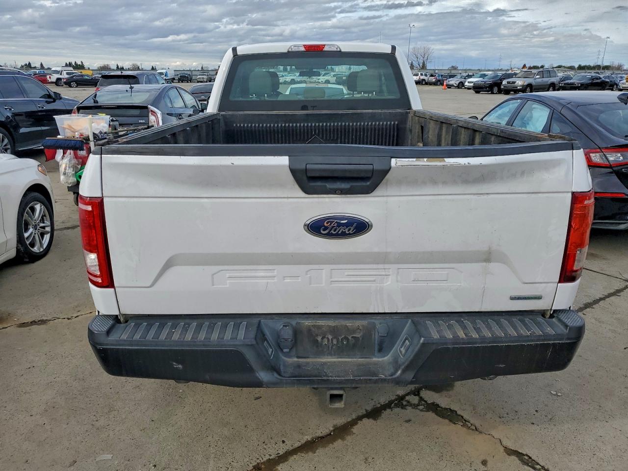 Ford F-150 Super Cab Image 6