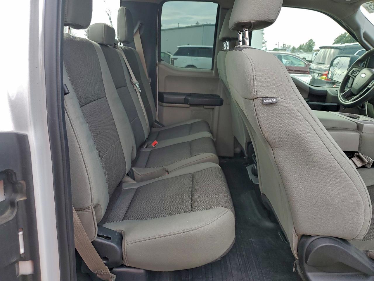 Ford F-150 Super Cab Image 10